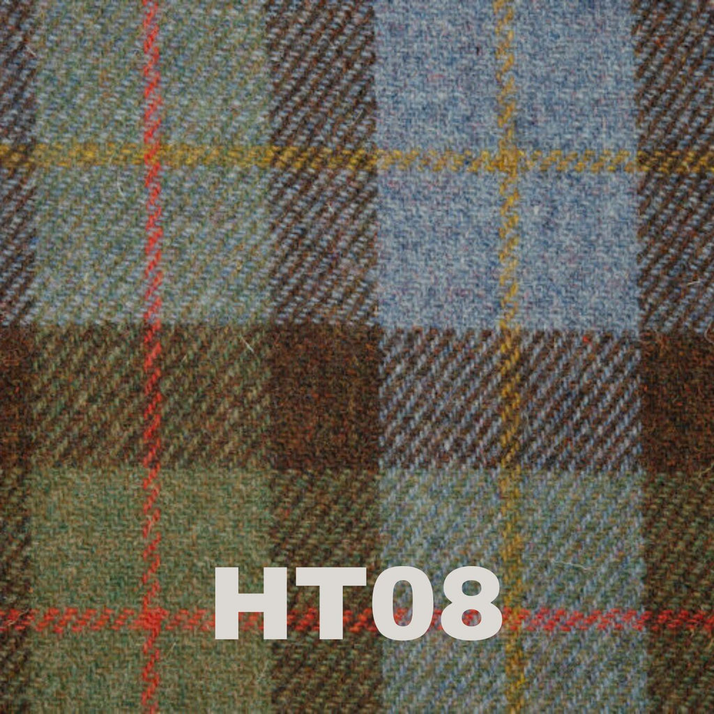 Chess set with 6oz Harris Tweed Hip flask set